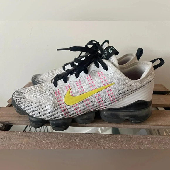 Nike Air VaporMax FK 3 GS White Dynamic Yellow - BQ5238 102 - Size: 6Y /… - Picture 1 of 7